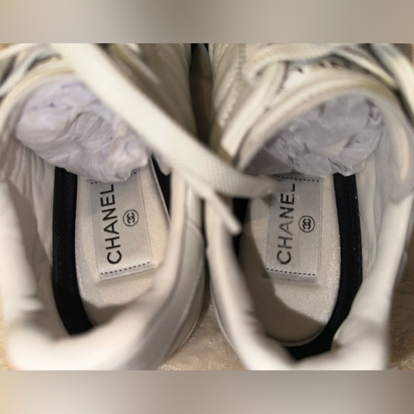 Like New Authentic CHANEL CC White Calfskin Quilted Lace-Up Sneaker Size 37 - Picture 12 of 16